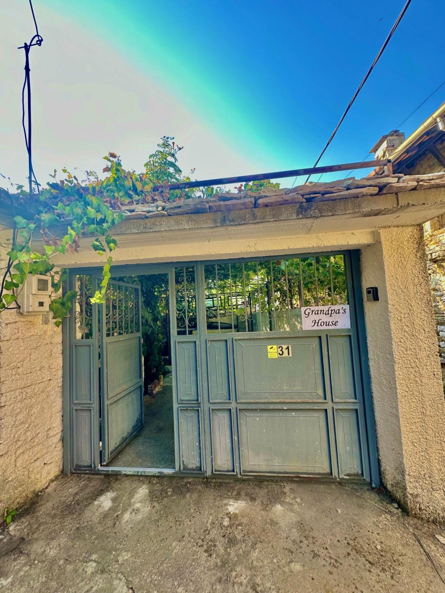 Grandpas House Gjirokastër Exterior foto